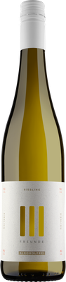 Eine Flasche alkoholfreier Riesling mit einem modernen, minimalistischen Etikett in sanften Farben und klaren Linien.