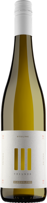 Eine Flasche alkoholfreier Riesling mit einem modernen, minimalistischen Etikett in sanften Farben und klaren Linien.