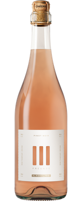 Die Flasche hat ein minimalistisches Etikett mit goldenen Akzenten und der Aufschrift 'Pinot Noir' in klarer Schrift.