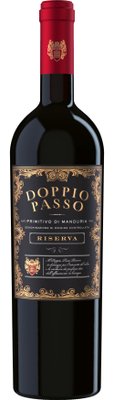 Die Flasche zeigt eine kunstvolle Etikette mit dem Schriftzug 'Primitivo di Manduria' und dem Hinweis auf die Riserva-Qualität.