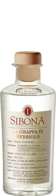 Eine elegante Flasche Grappa mit einem Holzverschluss, beschriftet mit 'Sibona La Grappa di Nebbiolo' in stilvollem Design.