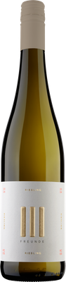 Eine elegante Flasche Riesling mit einem minimalistischen Etikett, das goldene und rote Schriftzüge zeigt.