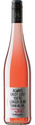 Eine Flasche Roséwein mit einem auffälligen Etikett, das zum Genießen des Lebens anregt und Lebensfreude vermittelt.