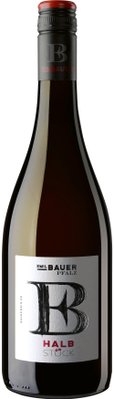 Die Flasche zeigt das Logo 'B' und den Namen 'Emil Bauer', umgeben von einem glänzenden, dunklen Glas.