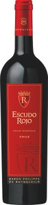 Eine elegante Flasche Rotwein mit rotem Etikett und goldenen Schriftzügen, die den Namen 'Escudo Rojo' trägt.