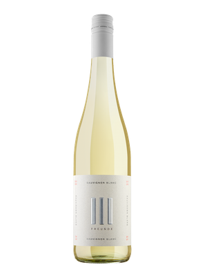 Ein stilvoller Sauvignon Blanc in einer schlanken Flasche, die mit einem schlichten, aber ansprechenden Etikett versehen ist.