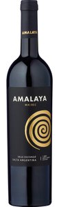 Eine elegante Flasche Malbec mit einem spiralförmigen goldenen Design und dem Schriftzug 'AMALAYA' auf schwarzem Hintergrund.