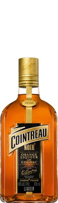 Eine elegante Flasche Cointreau Noir mit goldener Kappe und schwarzem Etikett, die einen hochwertigen Orangenlikör präsentiert.